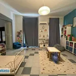 Affitto 4 camera appartamento di 130 m² in Naples