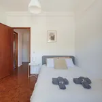 Rent a room in Almada