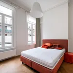 Huur 3 slaapkamer appartement van 220 m² in Antwerp