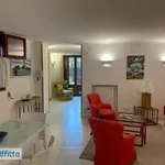 Affitto 2 camera appartamento di 60 m² in Naples