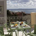 Rent 6 bedroom apartment of 100 m² in Lisbon