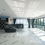 Rent 3 bedroom house of 200 m² in Phuket