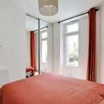 Rent 2 bedroom apartment of 440 m² in Paris