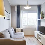 Rent 4 bedroom apartment of 65 m² in Barcelona