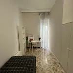 Rent 4 bedroom apartment in Bari