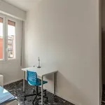 Rent 4 bedroom apartment in Bologna