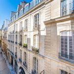 Rent 2 bedroom apartment of 360 m² in Paris