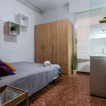 Rent a room of 460 m² in barcelona