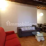 Affitto 3 camera appartamento di 85 m² in Siena