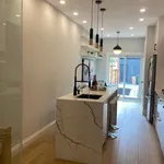 Rent 3 bedroom apartment in Toronto (Little Portugal)