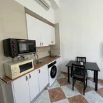 Rent 1 bedroom apartment of 753 m² in Málaga