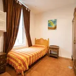 Rent a room of 100 m² in madrid