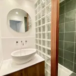 Appartement de 158 m² avec 3 chambre(s) en location à Paris 17ème