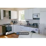 Rent 2 bedroom flat in South East England