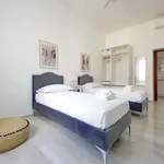 Rent 6 bedroom apartment in Rome