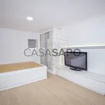 Rent 7 bedroom house of 195 m² in Amadora