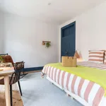 Rent a room in lisbon