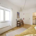 Rent 1 bedroom apartment of 50 m² in lisbon