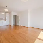 Pronajměte si 3 ložnic/e byt o rozloze 82 m² v Prague