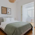 Rent 2 bedroom apartment of 102 m² in lisbon