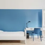 Rent 2 bedroom apartment in Milan