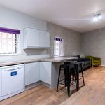 Rent 3 bedroom flat in East Midlands