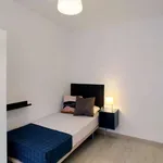 Rent a room of 100 m² in madrid