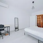 Rent a room of 130 m² in madrid