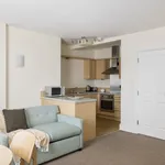 Rent 1 bedroom flat of 430 m² in Cardiff