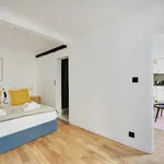 Appartement de 258 m² avec 1 chambre(s) en location à Paris