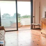 Bilocale arredato con terrazzo Centro