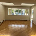 Rent 3 bedroom apartment of 230 m² in Staten Island