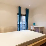 Rent a room of 200 m² in madrid