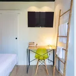 Rent a room of 100 m² in valencia