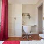 Rent a room of 80 m² in Lisboa