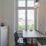 Miete 2 Schlafzimmer wohnung von 1184 m² in Berlin