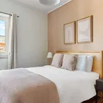 Rent 1 bedroom apartment of 50 m² in lisbon