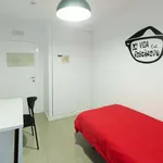 Rent a room of 260 m² in madrid