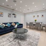 Rent 4 bedroom apartment of 1200 m² in London