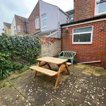 Rent 4 bedroom house in South East England