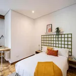 Rent a room of 202 m² in Madrid