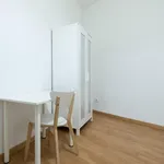 Rent 8 bedroom apartment in Madrid