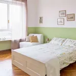 Rent a room in turin