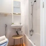 Rent a room of 120 m² in madrid