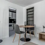 Rent 1 bedroom apartment of 559 m² in Paris