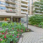 Appartement de 699 m² avec 4 chambre(s) en location à Toronto