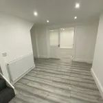 Rent 3 bedroom flat in London