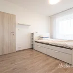 Pronajměte si 3 ložnic/e byt o rozloze 77 m² v Prague