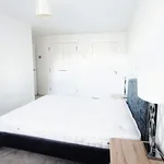 Rent 2 bedroom apartment in Renfrewshire