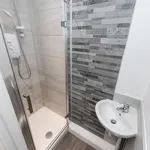 Rent 2 bedroom apartment in Leeds